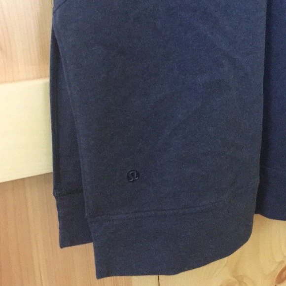 Lulu Lemon Tee - Picture 6 of 6